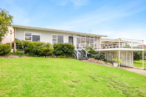 19 Investigator Crescent, Encounter Bay - Holiday Jervis Bay 0