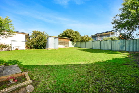 19 Investigator Crescent, Encounter Bay - Holiday Jervis Bay 6