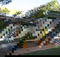 Daly River Roadside Inn - Holiday Jervis Bay