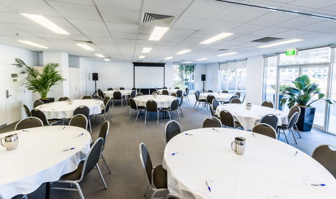 Pacific Suites Canberra - Holiday Jervis Bay 8