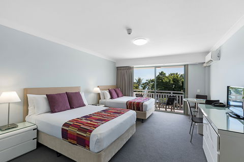 Airlie Beach Hotel - Holiday Jervis Bay 2