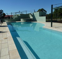 McNevins Logan Park Motel