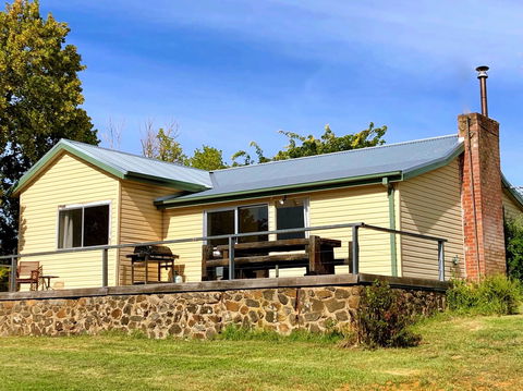 Adelong Valley Farm Stays - Moorallie Cottage - Holiday Jervis Bay 1