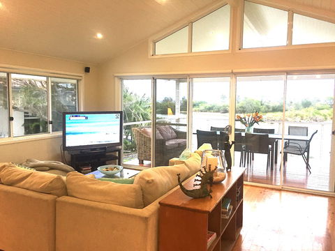 Shore Thing - Holiday Jervis Bay 1