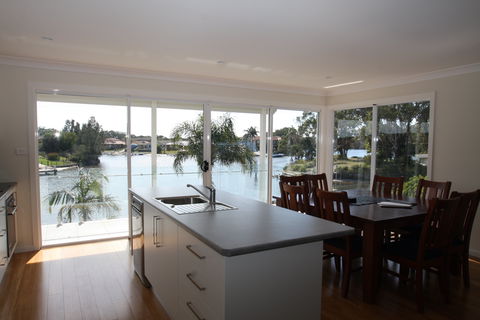Waterfront Holiday Home - Holiday Jervis Bay 1