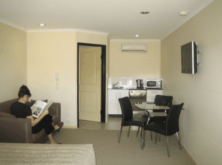 Balranald Club Motel - Holiday Jervis Bay 0
