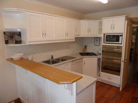 Adelaide Serviced Accommodation - Archer Townhouse - Holiday Jervis Bay 2