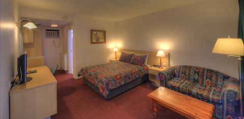 Cooma Motor Lodge - Holiday Jervis Bay 2