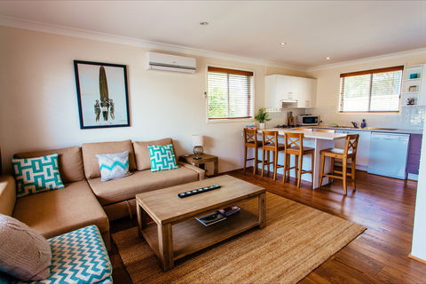 Sunbaker Beach House - Holiday Jervis Bay 1