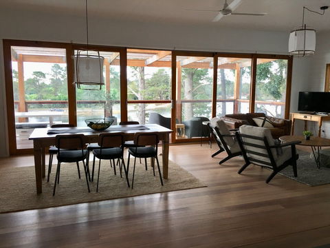 The Lakehouse Beechworth - Holiday Jervis Bay 2
