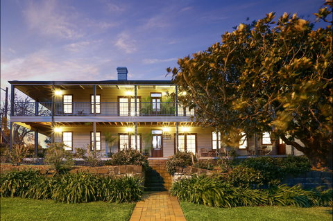 Bellevue Accommodation (The Bellevue Kiama) - Holiday Jervis Bay 0