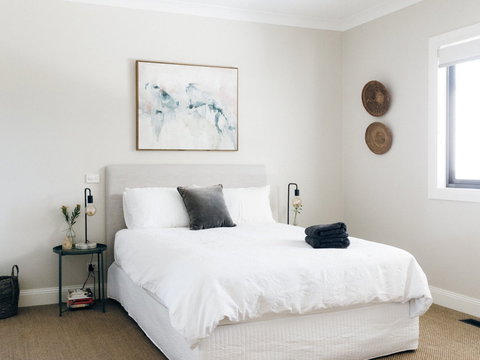 Chic Country Cottage With Vineyard Views - Holiday Jervis Bay 2