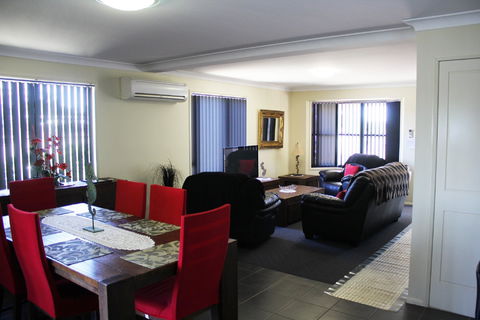 Dalby Apartments Self Contained Motel Accommodation - Holiday Jervis Bay 2