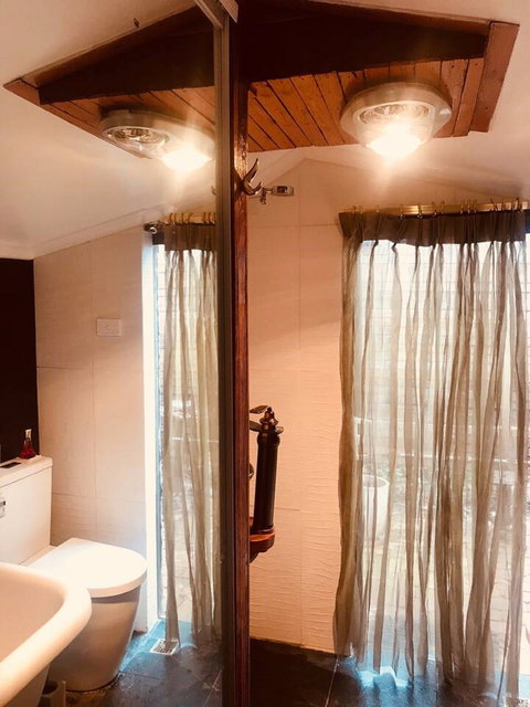 Cootamundra, Australia Rural Accommodation - Holiday Jervis Bay 1