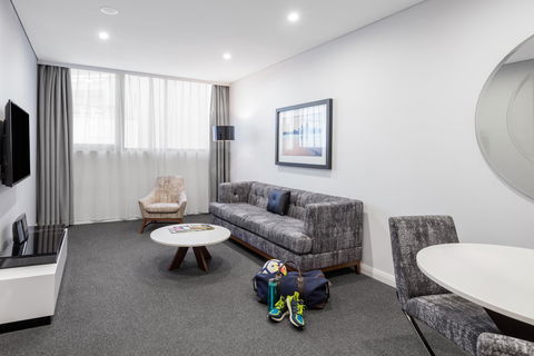 Meriton Suites North Sydney - Holiday Jervis Bay 2