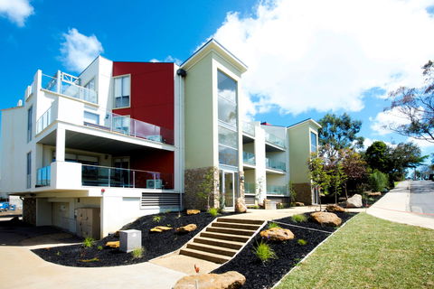 Phillip Island Towers - Holiday Jervis Bay 1
