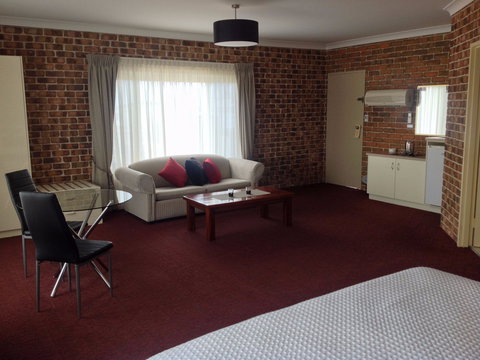 Richmond Motor Inn - Holiday Jervis Bay 0