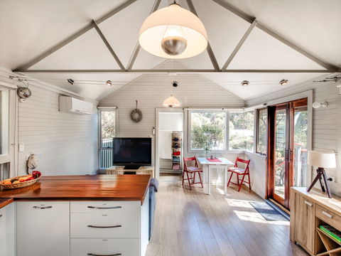 Serenity Cottage - Holiday Jervis Bay 0