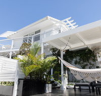 White Beach Cottage - The Perfect Beach Getaway