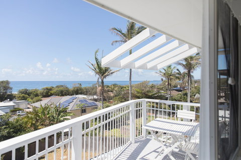 White Beach Cottage - The Perfect Beach Getaway - Holiday Jervis Bay 1