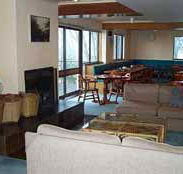 Trackers Mountain Lodge - Holiday Jervis Bay