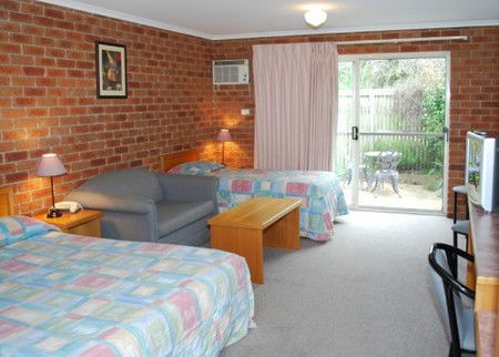 Inverloch Central Motor Inn - Holiday Jervis Bay 4