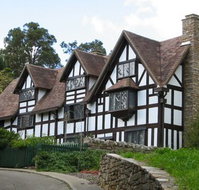 William Shakespeare's Bed  Breakfast - Holiday Jervis Bay