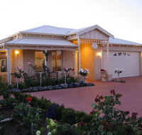 Sussex on Willis Cove Bed and Breakfast - Holiday Jervis Bay