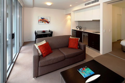 Cairns Luxury Apartments, Harbourlights Complex - Holiday Jervis Bay 2