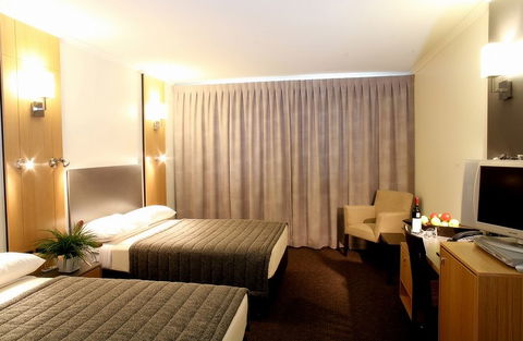 Metro Hotel Ipswich International - Holiday Jervis Bay 2