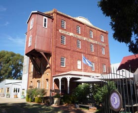 The York Mill - Holiday Jervis Bay 0