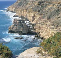 Island Rock and Natural Bridge - Holiday Jervis Bay