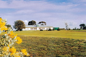 Lucindale Country Club - Holiday Jervis Bay 0