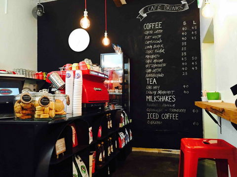 Melbas Chocolate & Confectionary - Holiday Jervis Bay 1