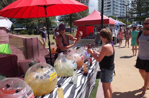 Broadbeach Beachfront Markets - Holiday Jervis Bay 4