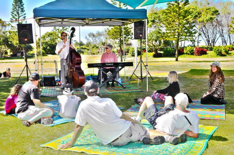 Broadbeach Beachfront Markets - Holiday Jervis Bay 8