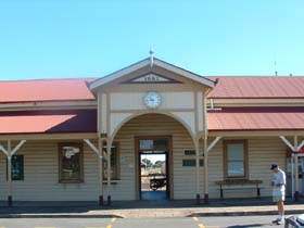 Maryborough Railway Station - Holiday Jervis Bay 0