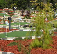 18 Hole Mini Golf - Club Husky - Holiday Jervis Bay