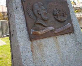 Thunderbolt's Statue And Constable Walker Memorial - Holiday Jervis Bay 0