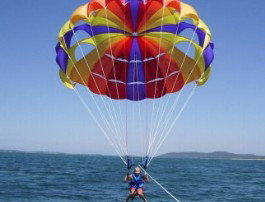 Port Stephens Parasailing - Holiday Jervis Bay 2