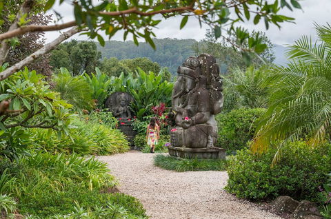 Crystal Castle & Shambhala Gardens - Holiday Jervis Bay 4