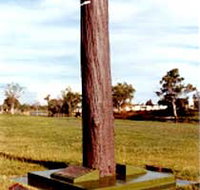 The Flood Memorial or The Stump - Holiday Jervis Bay