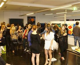 Bondi Art Lounge - Holiday Jervis Bay 0