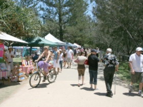 Broadbeach Art And Craft Markets - Holiday Jervis Bay 2