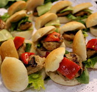 Airport Shuttle Wyndham  cheap tours melbourne - Holiday Jervis Bay