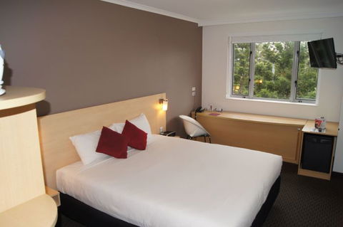 Ibis Sydney Olympic Park - Holiday Jervis Bay 1