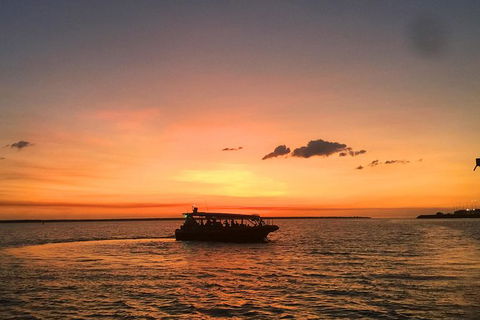 Darwin Sunset Cruise, Including Fish \'n\' Chips - Holiday Jervis Bay 11