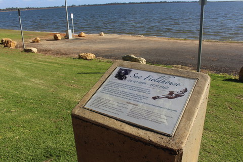Barmera Aquatic Sporting Pioneers - Holiday Jervis Bay 0