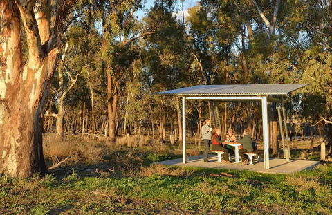 Turkey Flat Picnic Area And Bird Hide - Holiday Jervis Bay 0