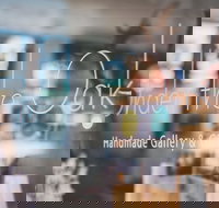 Under The Oak Handmade Gallery and Gifts - Holiday Jervis Bay